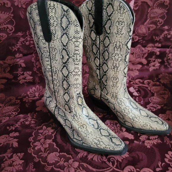 Nomad Women's Western Rain Boot Size 7 Waterproof Snake Skin Pull On - Picture 1 of 3